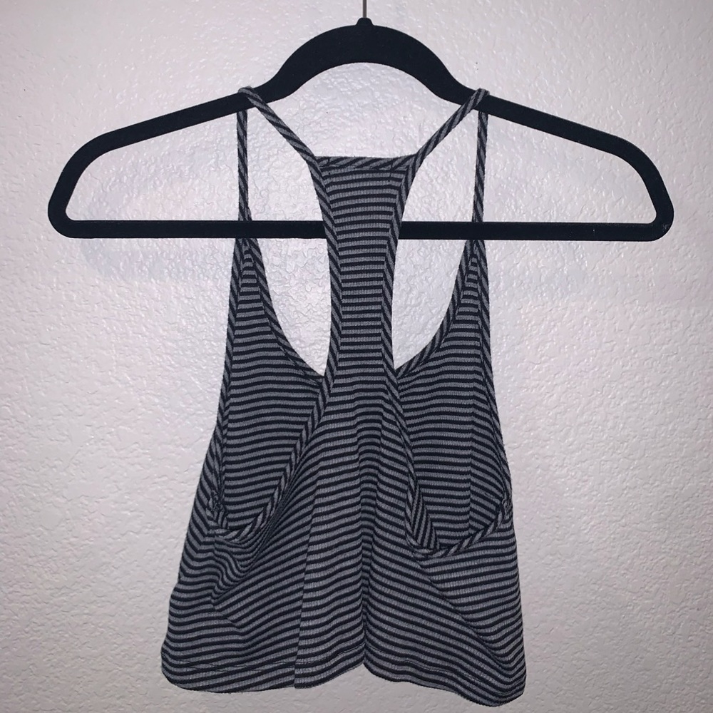 NWOT Cute Light Weight Crop Tank Top - Picture 2 of 4